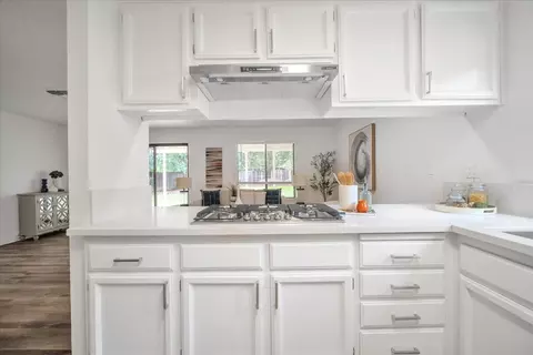 Kitchen - 4606 Slate Ct, Rocklin, CA 95677 photo 2 of 3