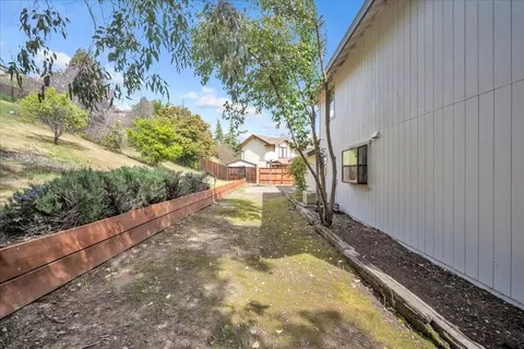 Exterior - 4606 Slate Ct, Rocklin, CA 95677 photo 8 of 11