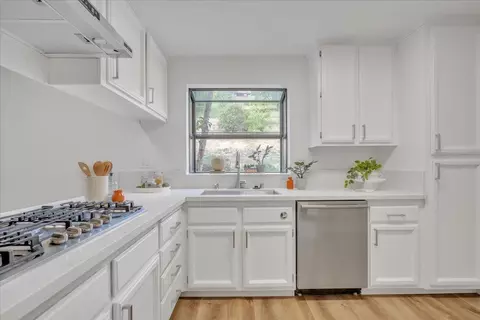Kitchen - 4606 Slate Ct, Rocklin, CA 95677 photo 1 of 3