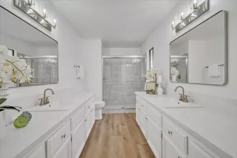 Bath - 4606 Slate Ct, Rocklin, CA 95677 photo 4 of 6