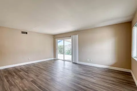 Living - 5948 Coyle Ave, Carmichael, CA 95608 photo 1 of 5