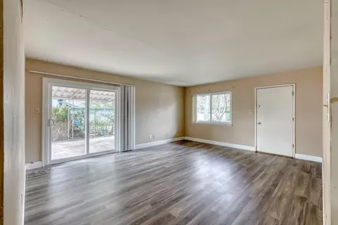 Living - 5948 Coyle Ave, Carmichael, CA 95608 photo 2 of 5