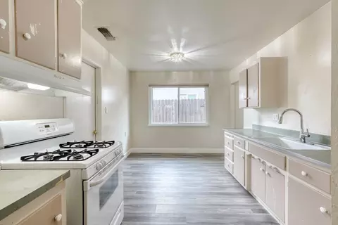 Kitchen - 5948 Coyle Ave, Carmichael, CA 95608 photo 1 of 4