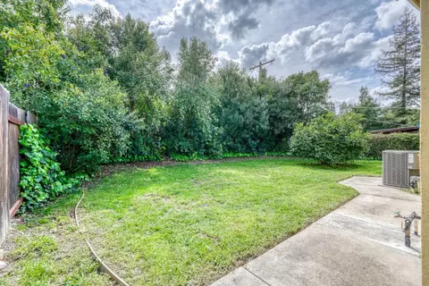 Exterior - 5948 Coyle Ave, Carmichael, CA 95608 photo 6 of 8