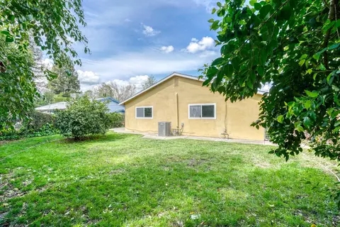Exterior - 5948 Coyle Ave, Carmichael, CA 95608 photo 5 of 8