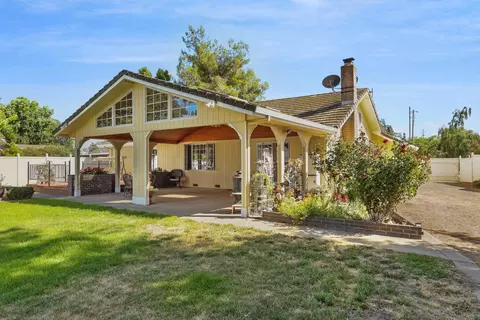 Exterior - 17755 E Collier Rd, Acampo, CA 95220 photo 14 of 24