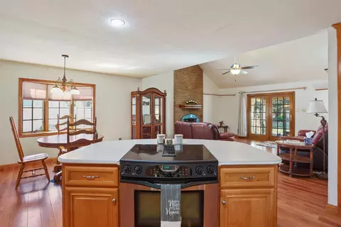 Kitchen - 17755 E Collier Rd, Acampo, CA 95220 photo 6 of 7
