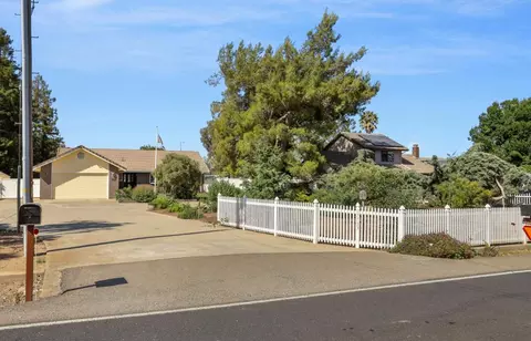 Exterior - 17755 E Collier Rd, Acampo, CA 95220 photo 5 of 24