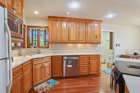 Kitchen - 17755 E Collier Rd, Acampo, CA 95220 photo 7 of 7