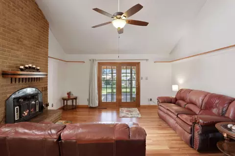 Living - 17755 E Collier Rd, Acampo, CA 95220 photo 3 of 3