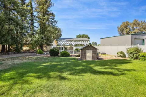 Exterior - 17755 E Collier Rd, Acampo, CA 95220 photo 16 of 24