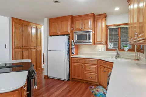 Kitchen - 17755 E Collier Rd, Acampo, CA 95220 photo 4 of 7