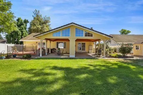 Exterior - 17755 E Collier Rd, Acampo, CA 95220 photo 4 of 24