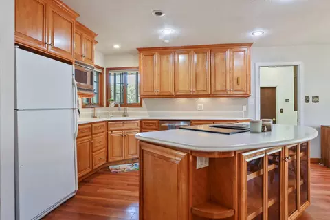 Kitchen - 17755 E Collier Rd, Acampo, CA 95220 photo 3 of 7