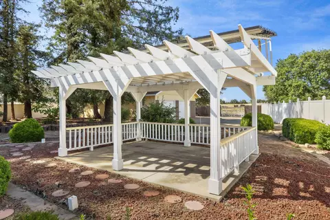 Exterior - 17755 E Collier Rd, Acampo, CA 95220 photo 17 of 24