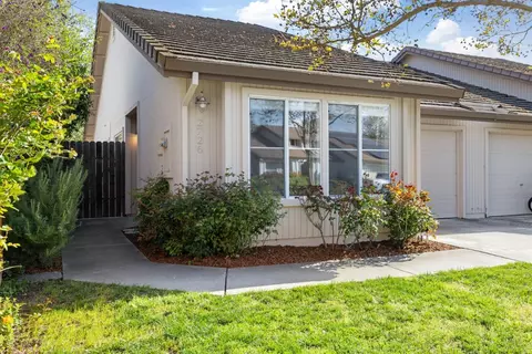 2726 Montefrio Ln, Davis, CA 95618 photo 2