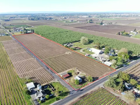 7106 E Kettleman Ln, Lodi, CA 95240 photo 2