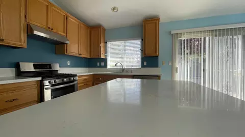 Kitchen - 9919 Tarzo Way, Elk Grove, CA 95757 photo 5 of 9