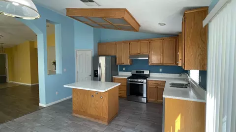 Kitchen - 9919 Tarzo Way, Elk Grove, CA 95757 photo 3 of 9