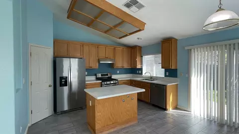 Kitchen - 9919 Tarzo Way, Elk Grove, CA 95757 photo 2 of 9