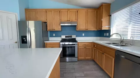 Kitchen - 9919 Tarzo Way, Elk Grove, CA 95757 photo 9 of 9