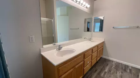 Bath - 9919 Tarzo Way, Elk Grove, CA 95757 photo 4 of 5