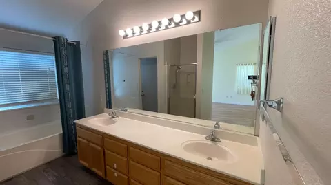 Bath - 9919 Tarzo Way, Elk Grove, CA 95757 photo 3 of 5