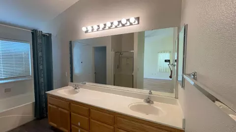 Bath - 9919 Tarzo Way, Elk Grove, CA 95757 photo 2 of 5