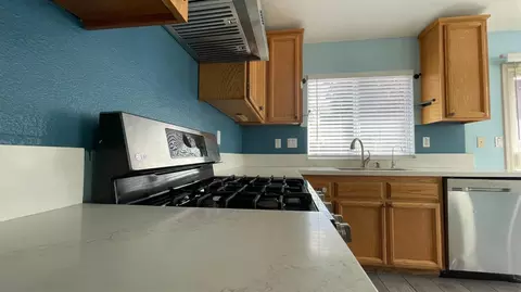 Kitchen - 9919 Tarzo Way, Elk Grove, CA 95757 photo 7 of 9