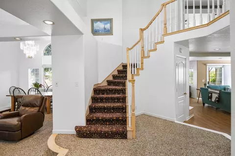 Entry Way - 4972 Walnut Rd, Hughson, CA 95326 photo 4 of 5