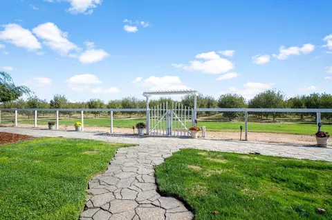 Exterior - 4972 Walnut Rd, Hughson, CA 95326 photo 6 of 15