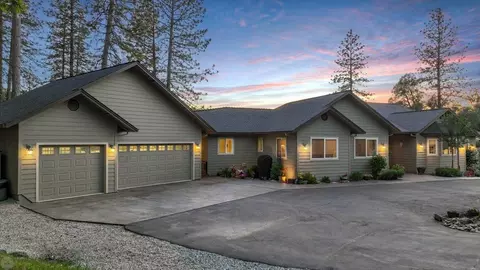 18444 Mika Ln, Sonora, CA 95370 photo 2