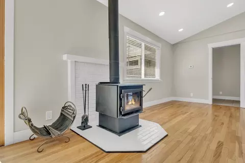 Living - 501 Shell Ln, Placerville, CA 95667 photo 3 of 7