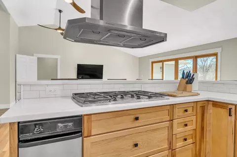 Kitchen - 501 Shell Ln, Placerville, CA 95667 photo 3 of 9