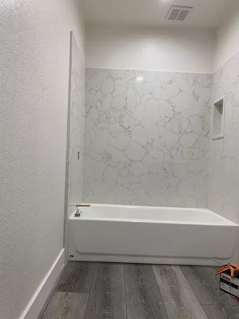 Bath - 391 E Olive Ave, Turlock, CA 95380 photo 3 of 5
