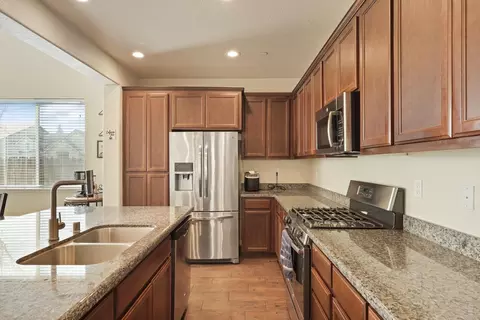 Kitchen - 2116 Splendor Way, Modesto, CA 95357 photo 2 of 4