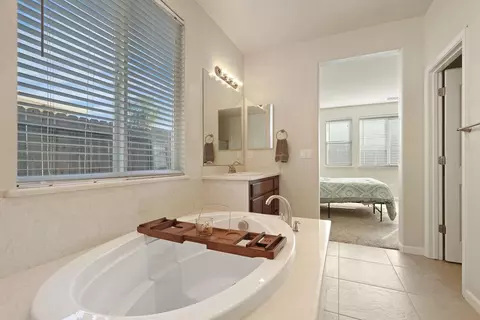 Entry Way - 2116 Splendor Way, Modesto, CA 95357 photo 5 of 7