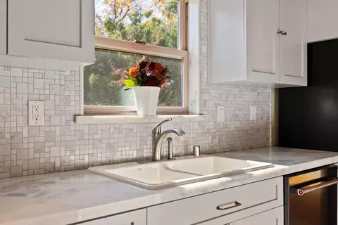 Kitchen - 1012 Douglas Ave, Modesto, CA 95350 photo 4 of 8