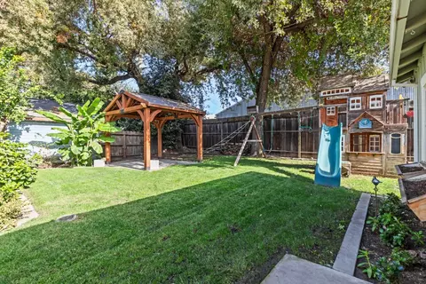 Exterior - 1012 Douglas Ave, Modesto, CA 95350 photo 8 of 9