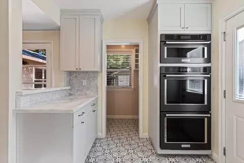Kitchen - 1012 Douglas Ave, Modesto, CA 95350 photo 6 of 8