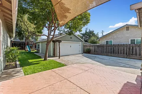 Exterior - 1012 Douglas Ave, Modesto, CA 95350 photo 5 of 9