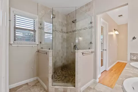 Bath - 1012 Douglas Ave, Modesto, CA 95350 photo 4 of 7