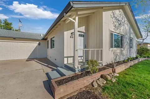 Exterior - 44 N Corinth Ave, Lodi, CA 95242 photo 4 of 7