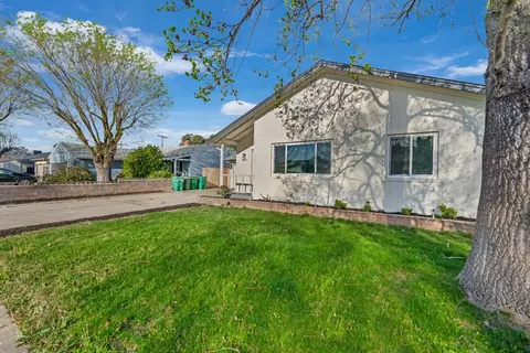 44 N Corinth Ave, Lodi, CA 95242 photo 1
