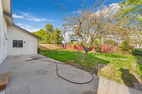 Exterior - 44 N Corinth Ave, Lodi, CA 95242 photo 5 of 7