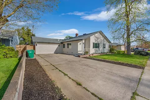 Exterior - 44 N Corinth Ave, Lodi, CA 95242 photo 3 of 7