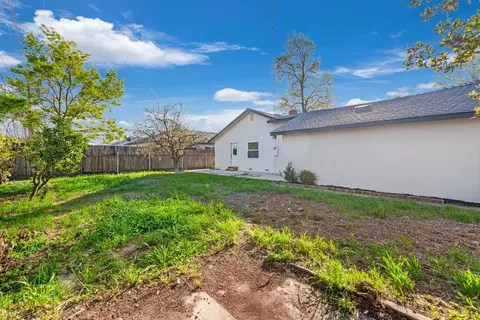 Exterior - 44 N Corinth Ave, Lodi, CA 95242 photo 7 of 7