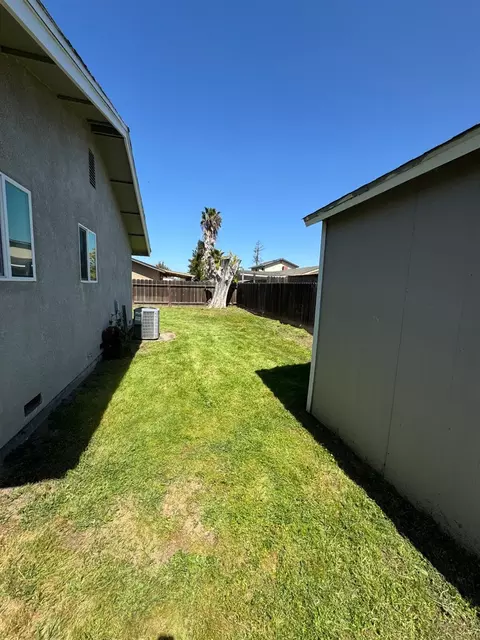 Exterior - 2008 Cardinal Dr, Ceres, CA 95307 photo 6 of 8