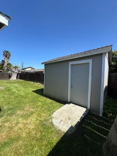 Exterior - 2008 Cardinal Dr, Ceres, CA 95307 photo 4 of 8