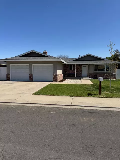 2008 Cardinal Dr, Ceres, CA 95307 photo 1